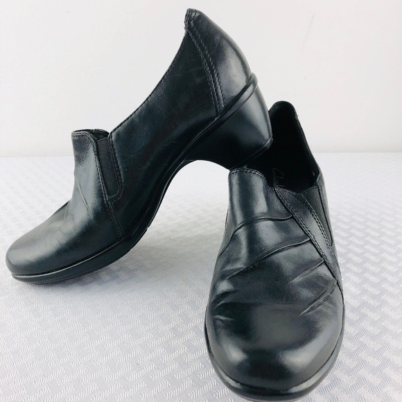 clarks black shoes size 6